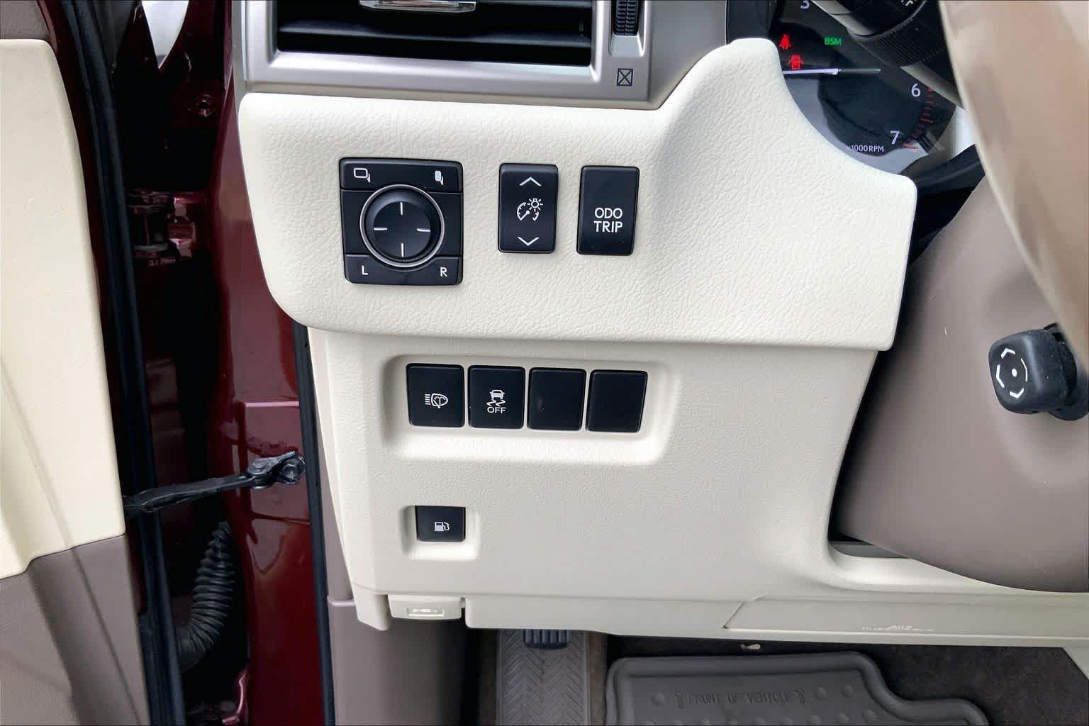 Used 2016 Lexus GX 460 w/ Premium Package AWD/4WD image 27