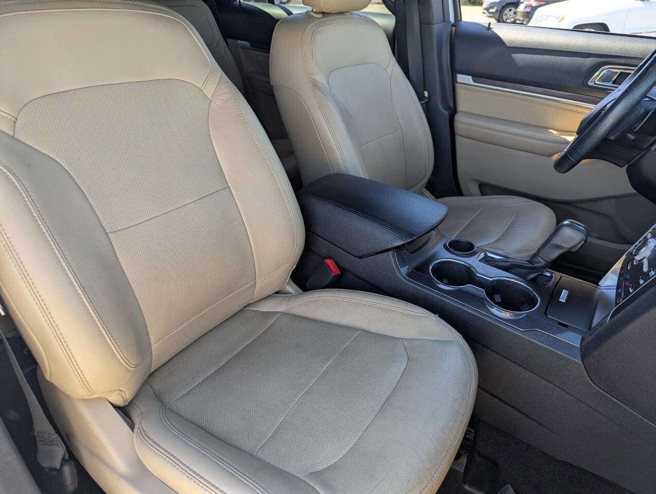 Used 2017 Ford Explorer Limited w/ Equipment Group 301A image 10