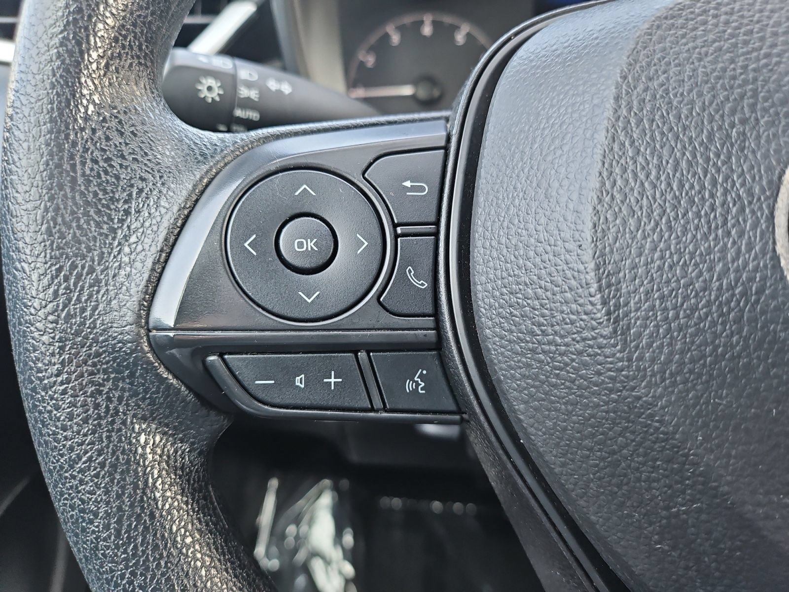 Used 2024 Toyota Corolla LE FWD image 30