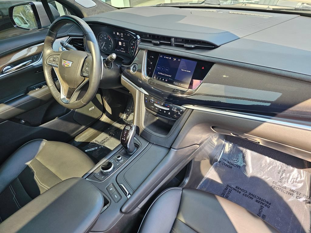Certified 2025 Cadillac XT6 Sport w/ Platinum Package AWD/4WD image 10