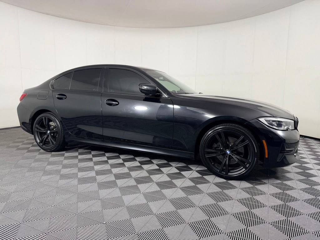 Used 2021 BMW 330i xDrive Sedan w/ Convenience Package AWD/4WD image 3