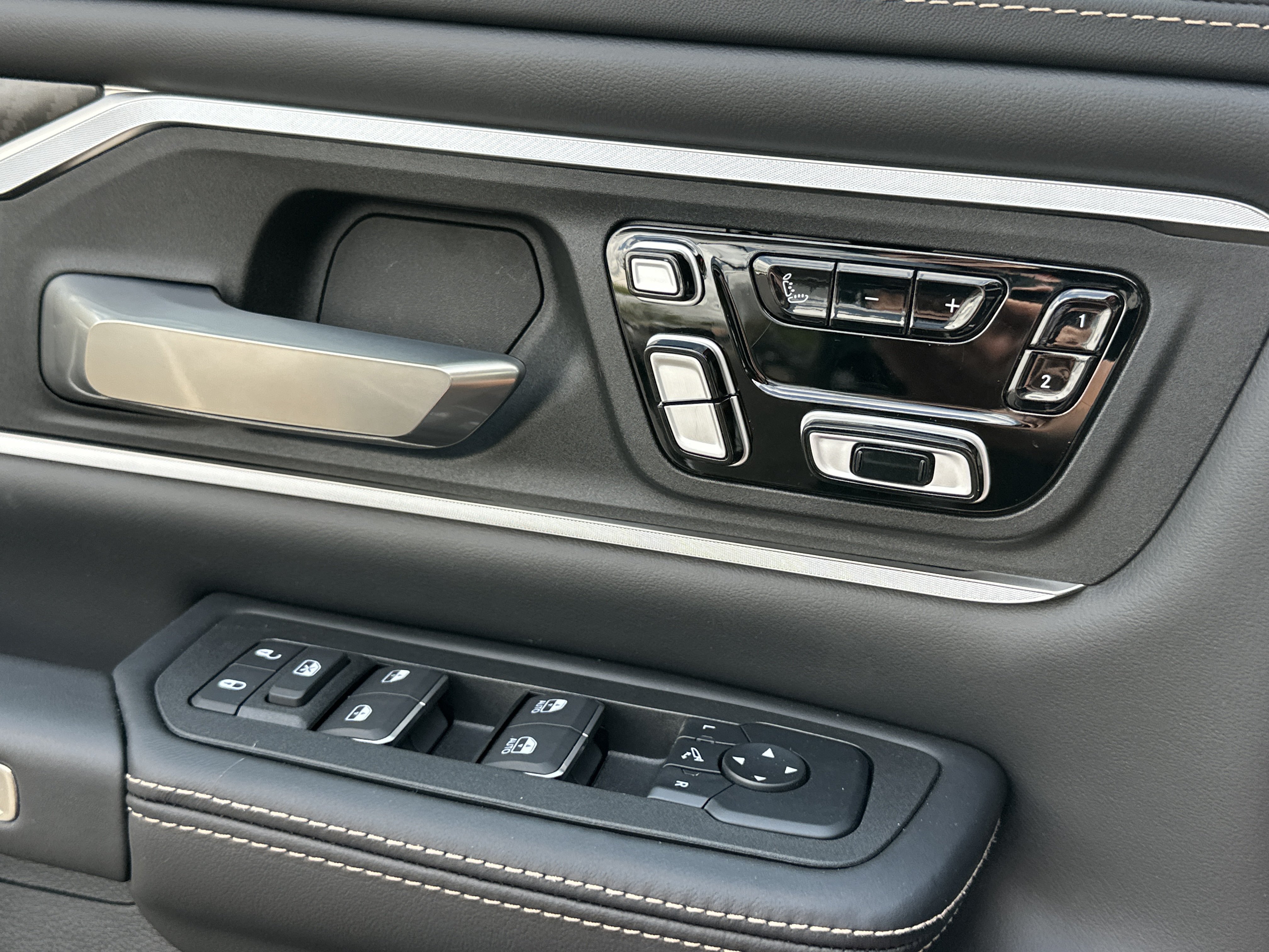 New 2027 RAM 1500 Tungsten AWD/4WD image 14
