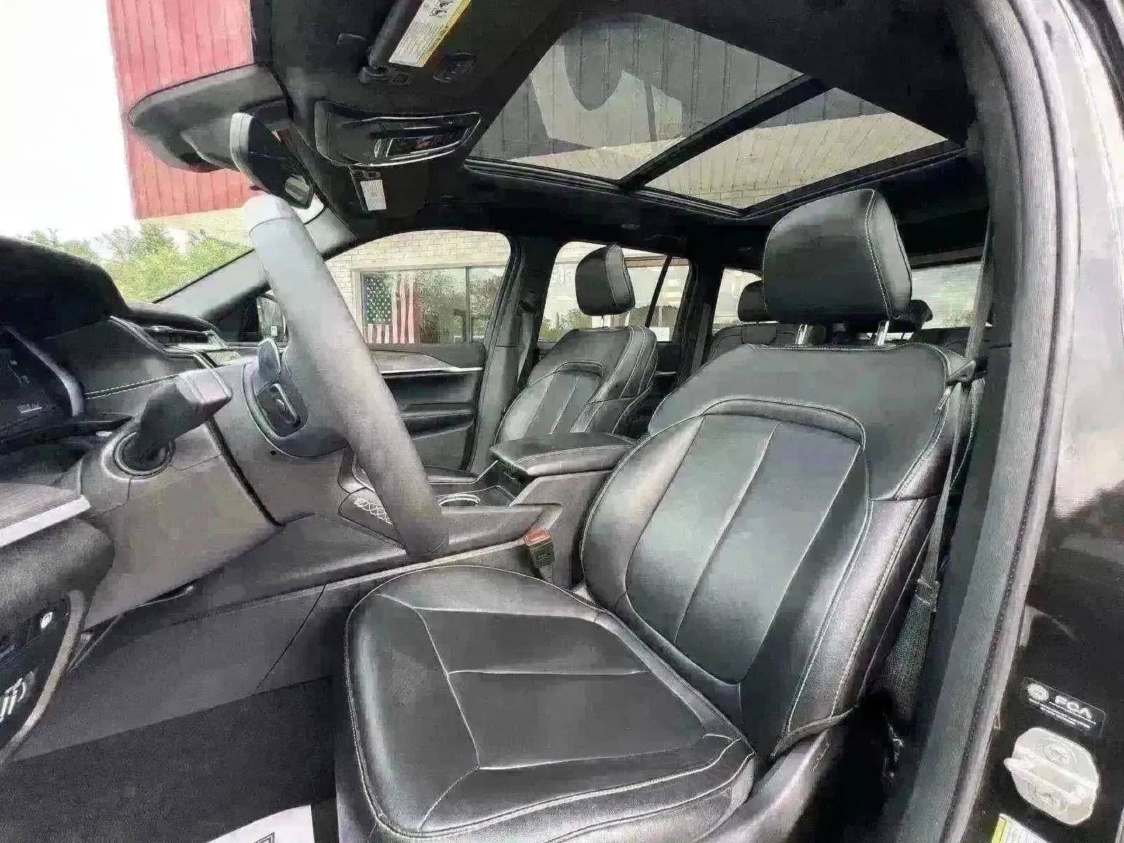 Used 2024 Jeep Grand Cherokee Limited 4xe image 9