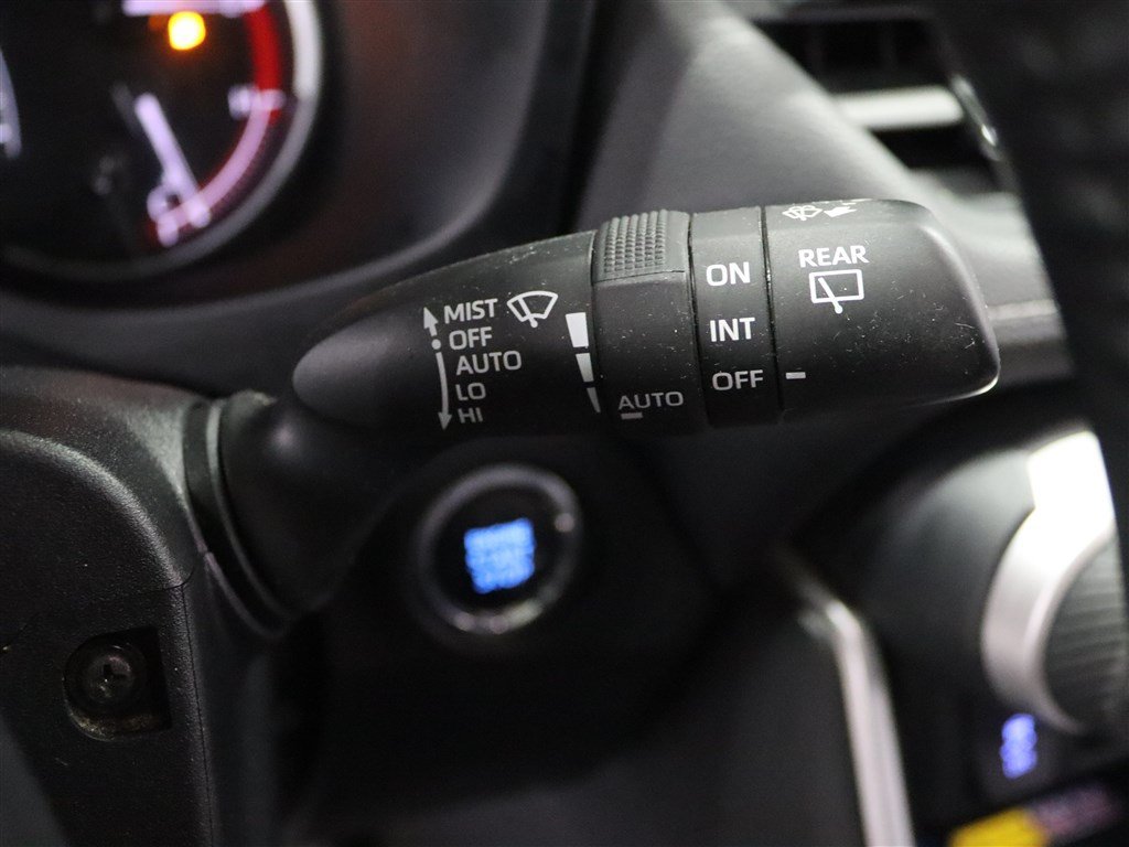 Used 2022 Toyota RAV4 Limited AWD/4WD image 31