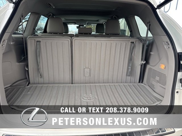 Used 2017 Toyota Highlander AWD V6 image 19