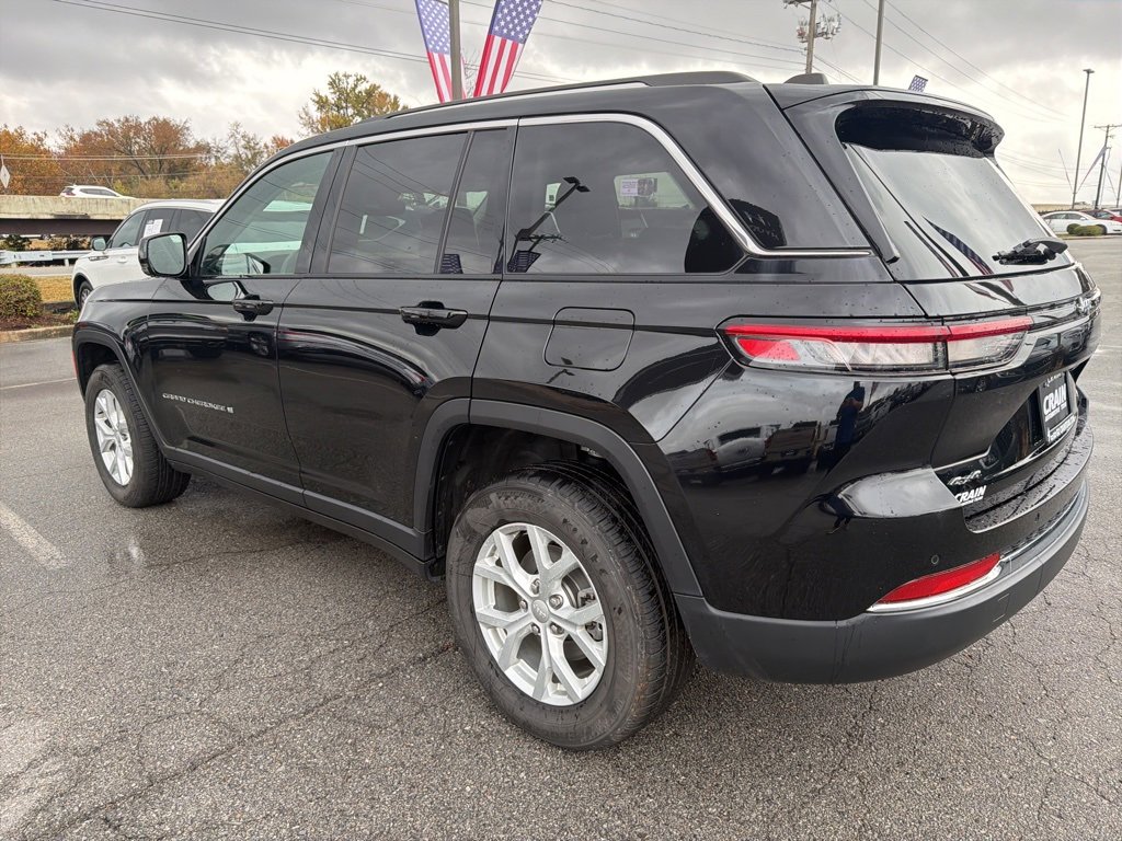 Used 2023 Jeep Grand Cherokee Limited image 8