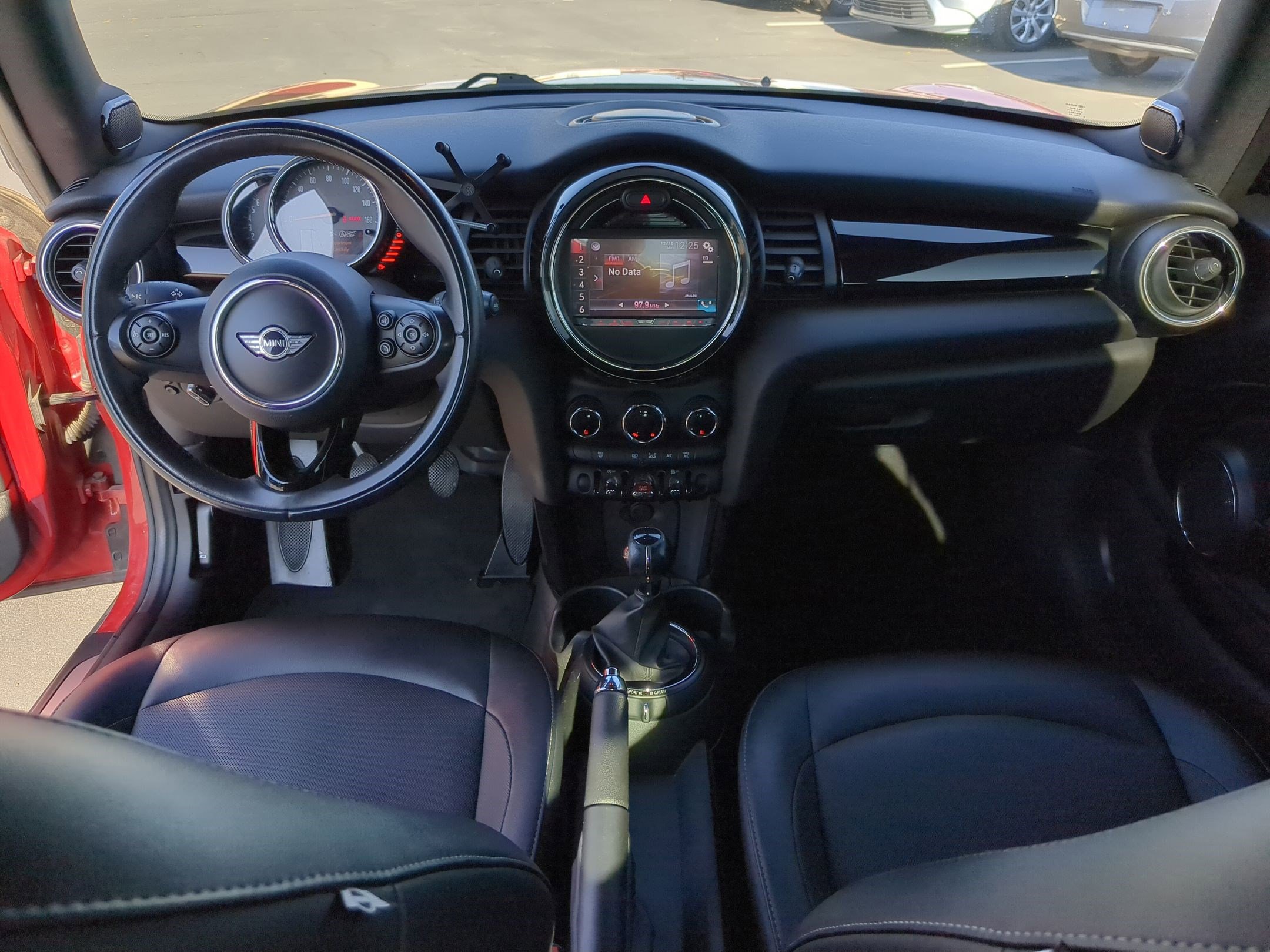 Used 2015 MINI Cooper 2-Door Hardtop image 27