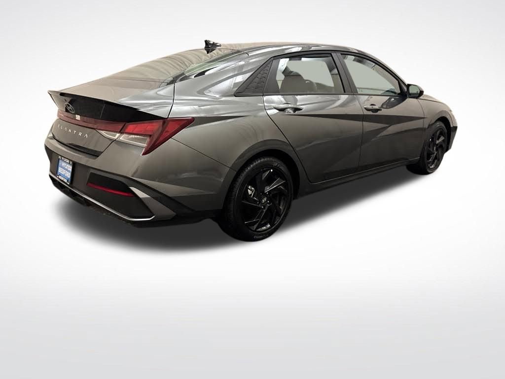 Certified 2026 Hyundai Elantra Sport FWD image 4