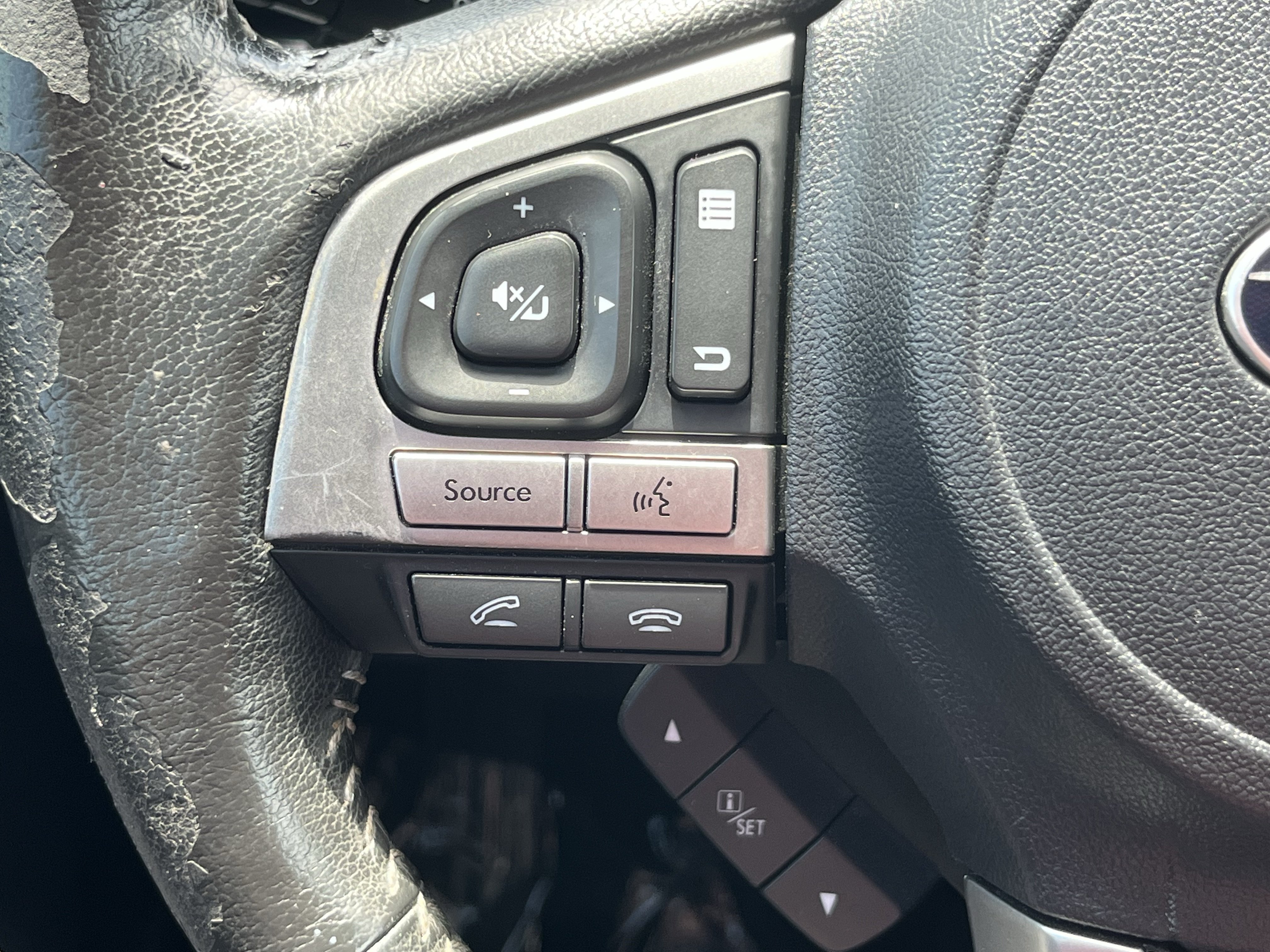 Used 2017 Subaru Forester 2.5i Touring AWD/4WD image 23