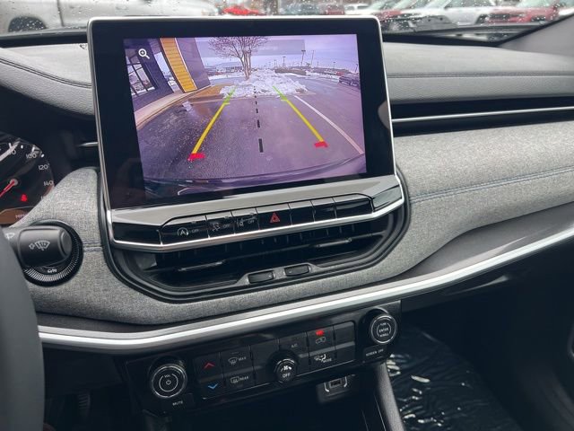 Used 2024 Jeep Compass Latitude image 15