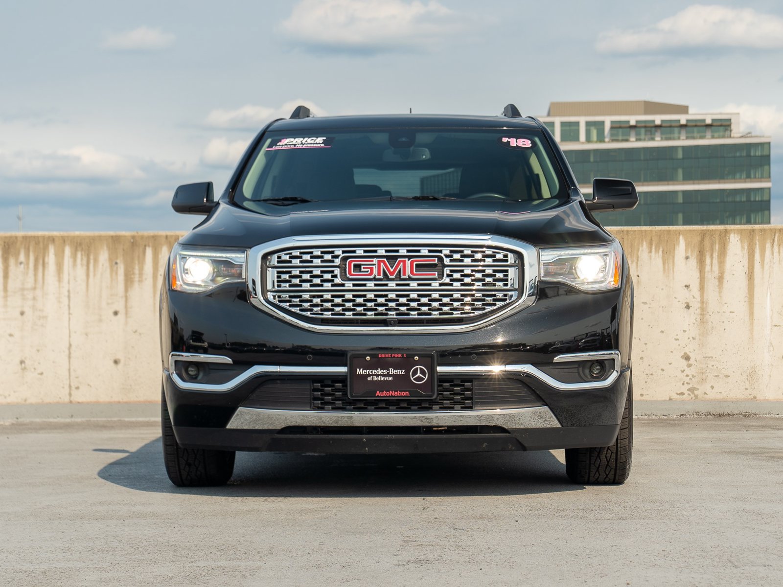 Used 2018 GMC Acadia Denali w/ Technology Package AWD/4WD image 2