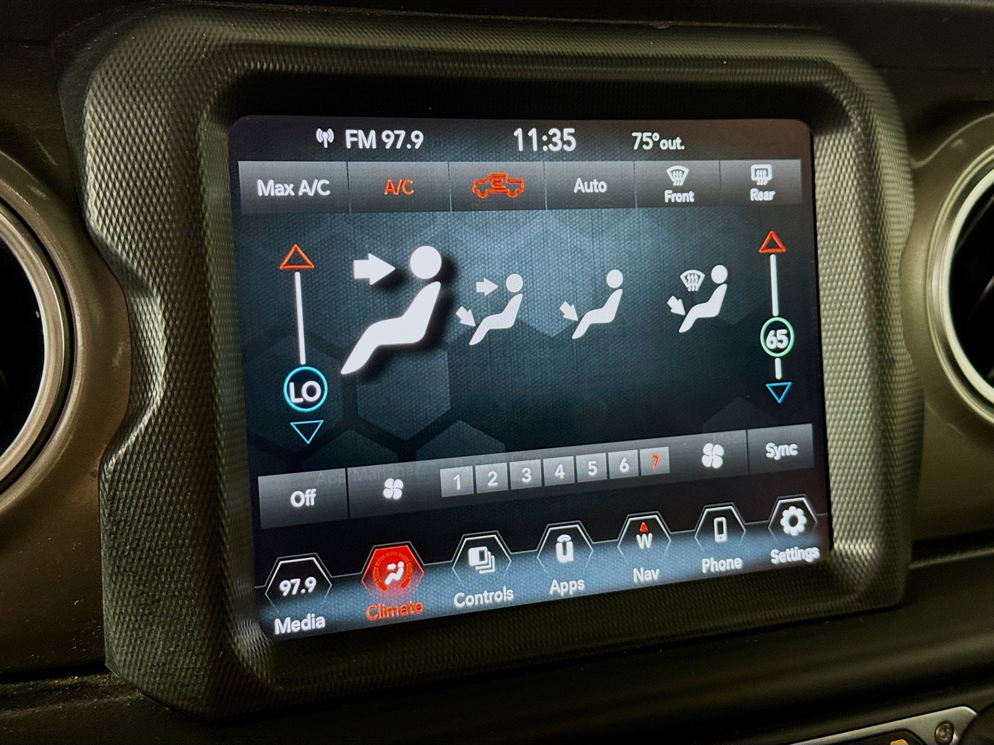 Used 2023 Jeep Gladiator Overland AWD/4WD image 19