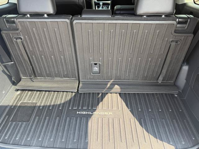Used 2022 Toyota Highlander Platinum AWD/4WD image 23