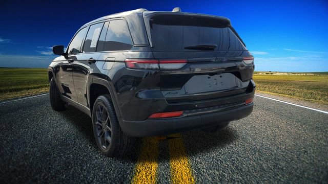 Certified 2025 Jeep Grand Cherokee Limited image 30