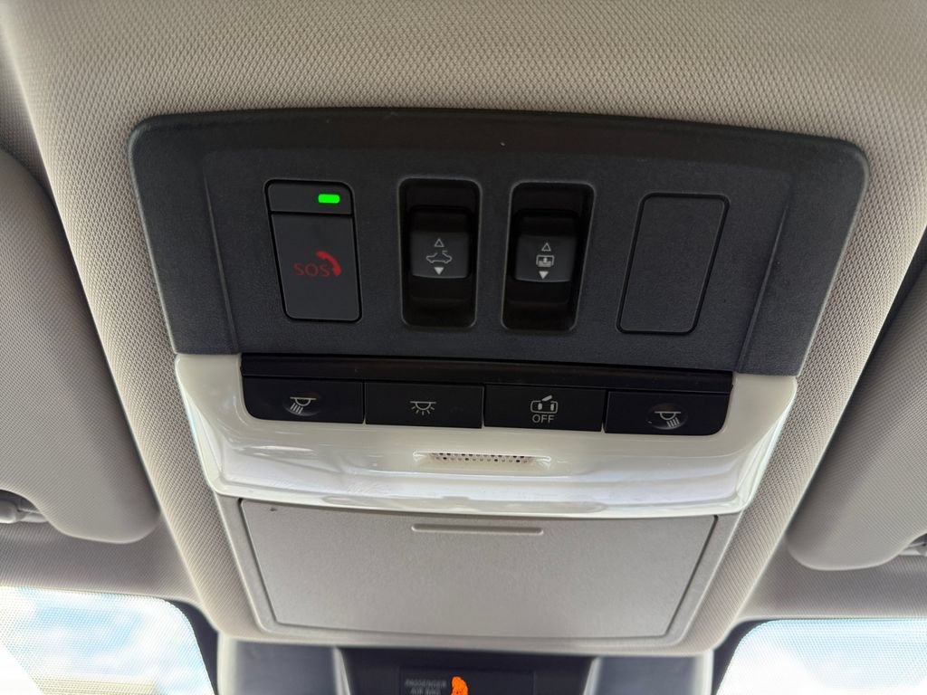 Used 2023 Nissan Rogue SV AWD/4WD image 17