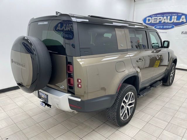 Used 2023 Land Rover Defender 130 SE image 23