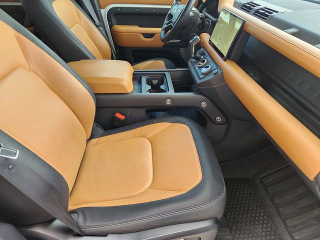 Used 2024 Land Rover Defender 130 X-Dynamic SE AWD/4WD image 14