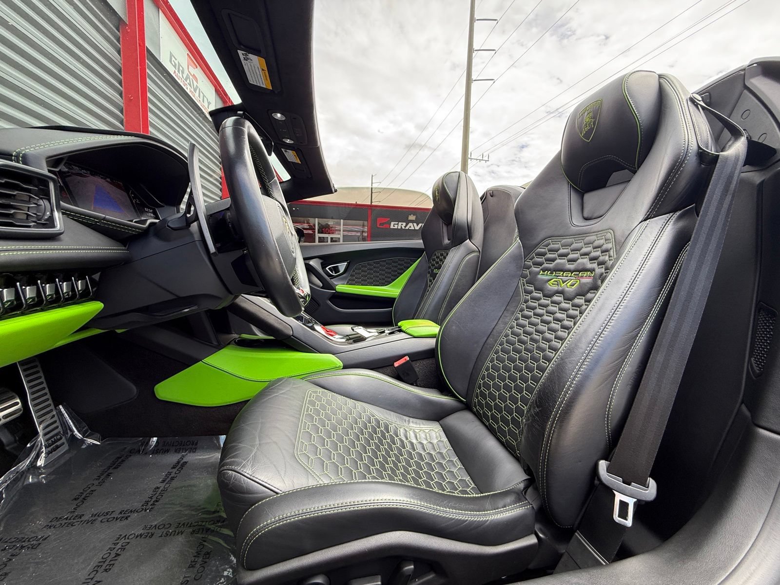Used 2021 Lamborghini Huracan EVO RWD image 21