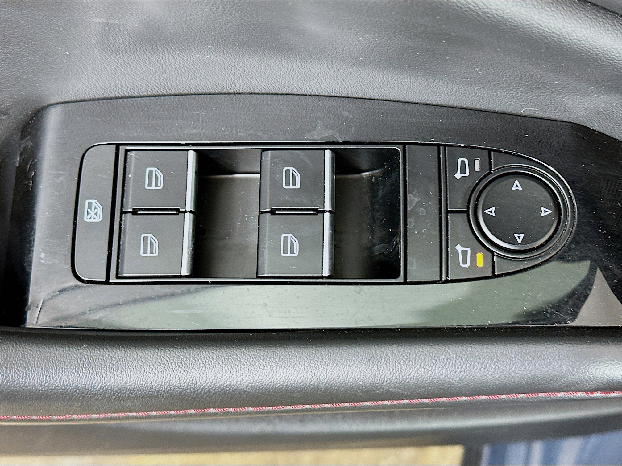 Used 2025 MAZDA MAZDA3 s image 15