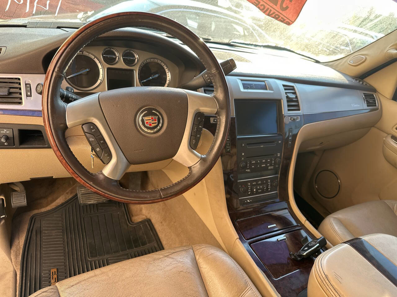 Used 2009 Cadillac Escalade ESV AWD image 4