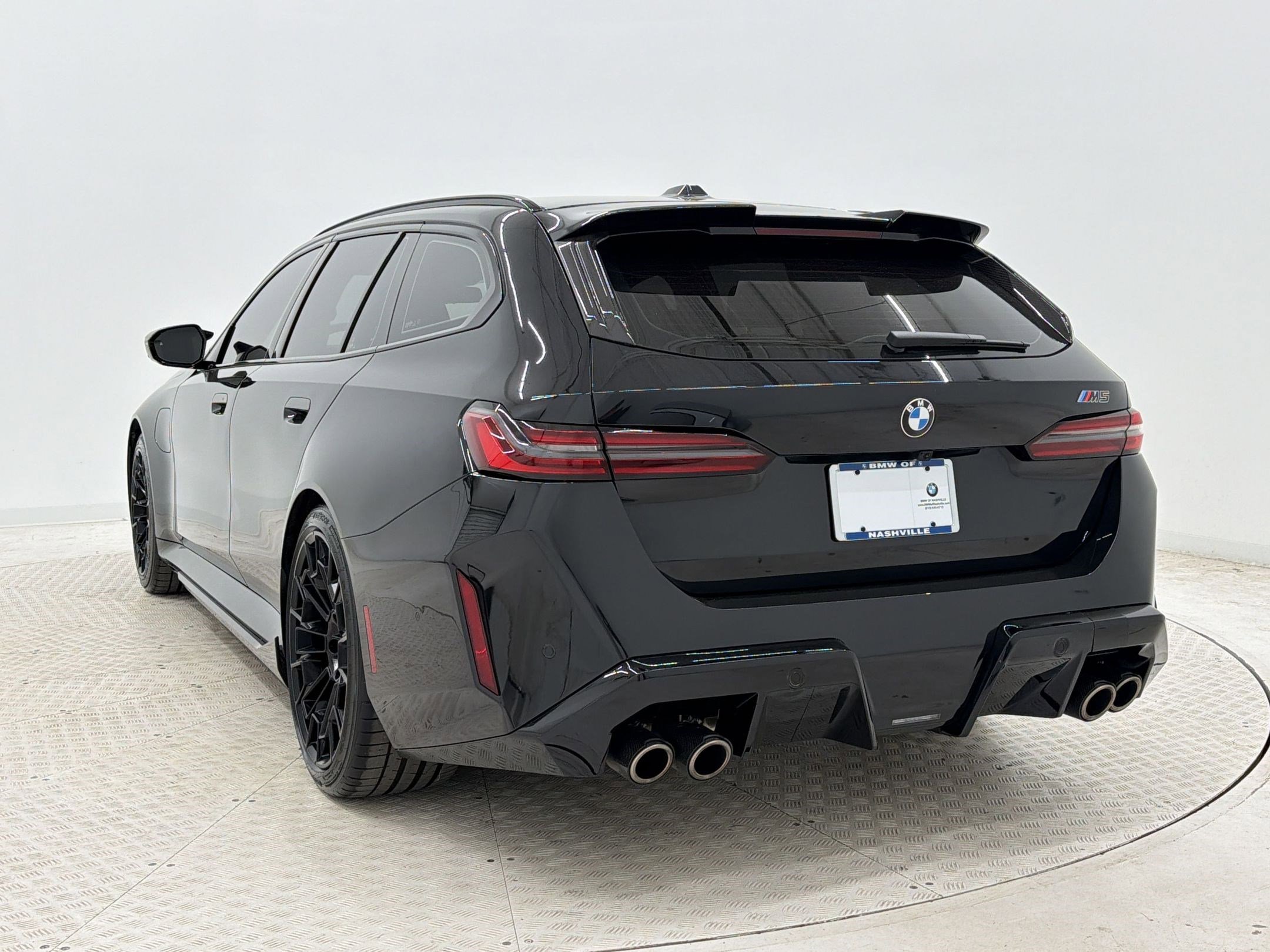 Certified 2025 BMW M5 Touring AWD/4WD image 3