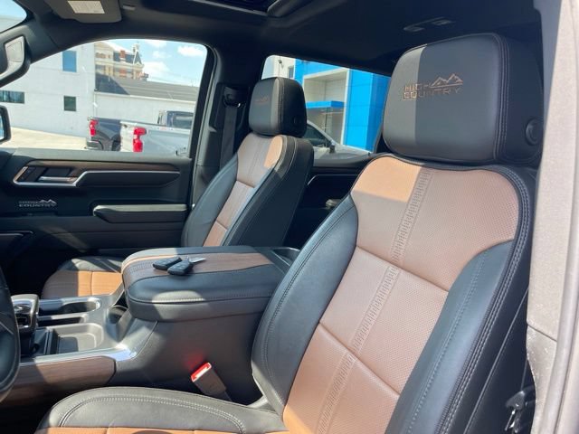 Used 2024 Chevrolet Silverado 1500 High Country w/ Technology Package AWD/4WD image 16