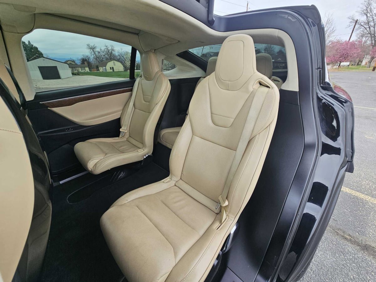 Used 2016 Tesla Model X 90D image 10