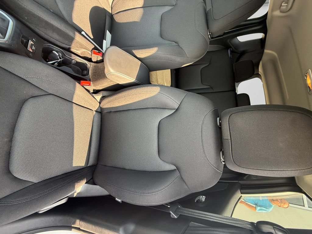 Used 2023 Jeep Renegade Latitude AWD/4WD image 20