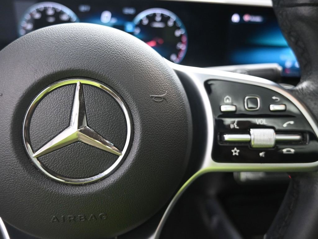 Used 2021 Mercedes-Benz GLB 250 w/ Premium Package image 14