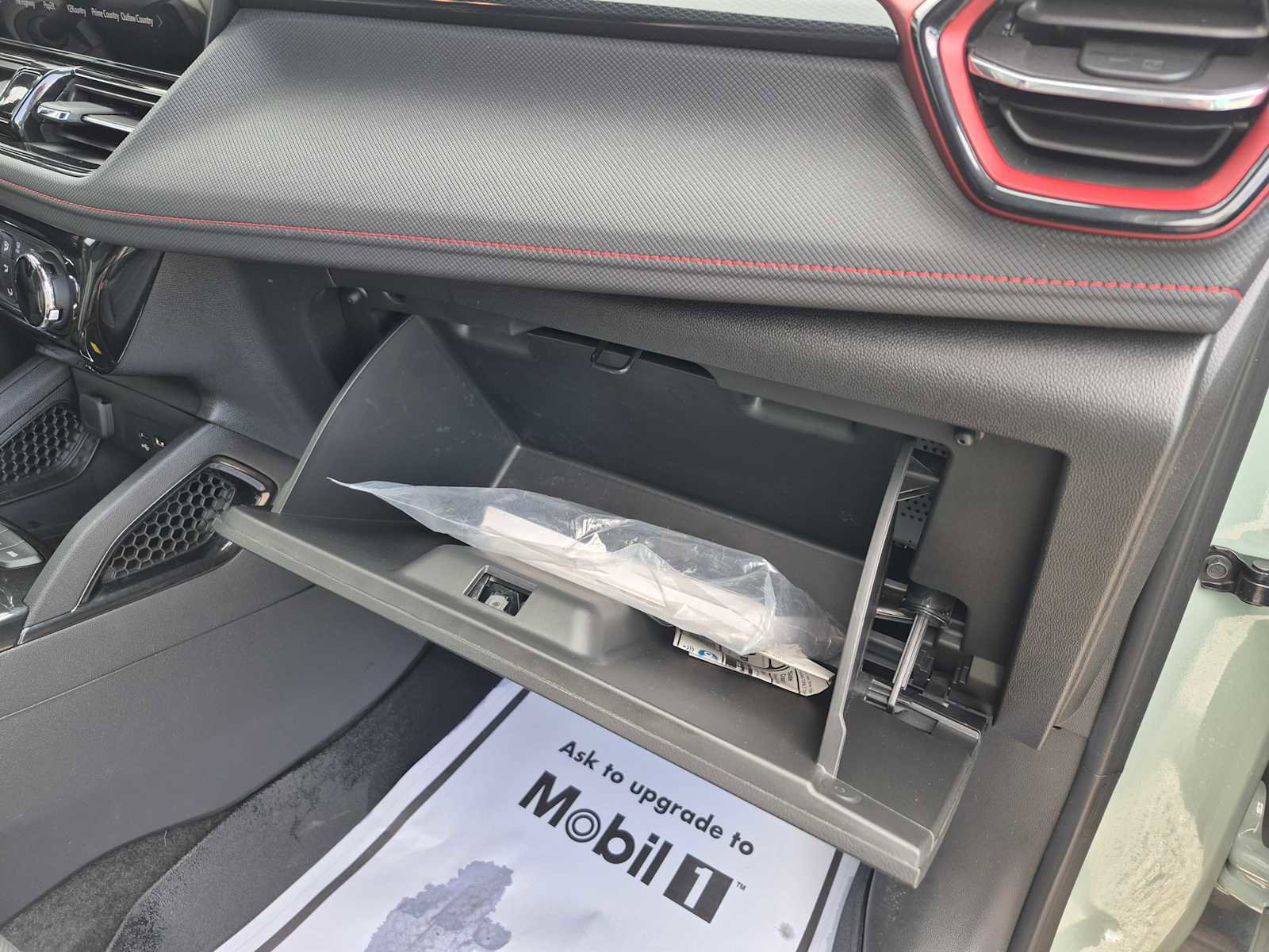 Used 2024 Chevrolet TrailBlazer RS w/ Driver Confidence Package image 27