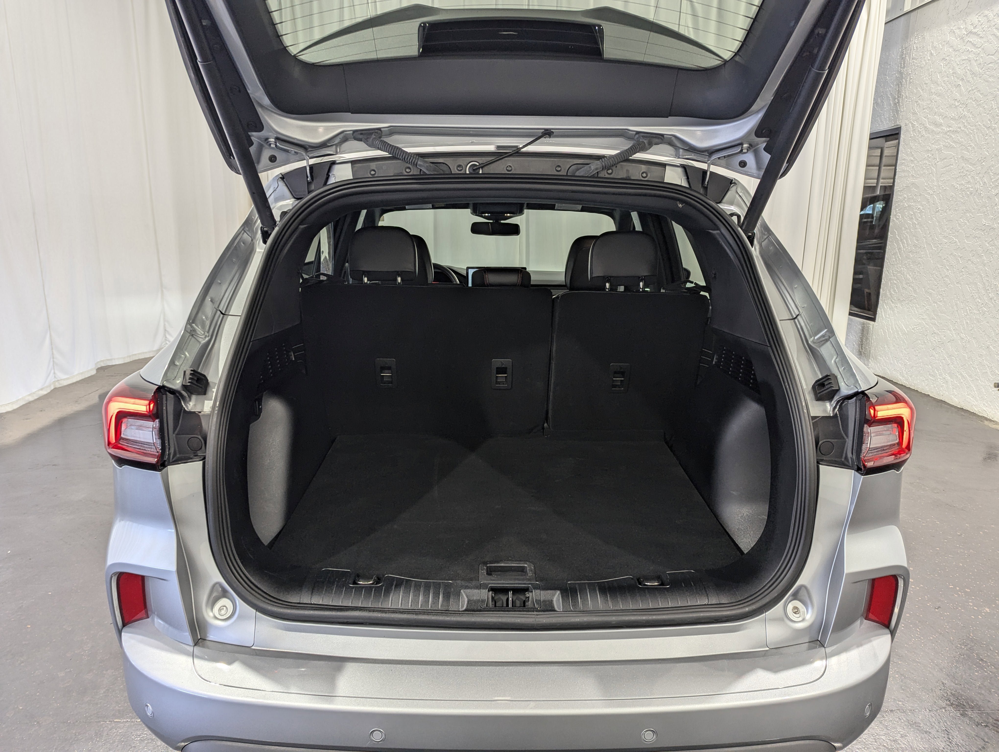 Used 2023 Ford Escape ST-Line Elite w/ Premium Technology Package image 10