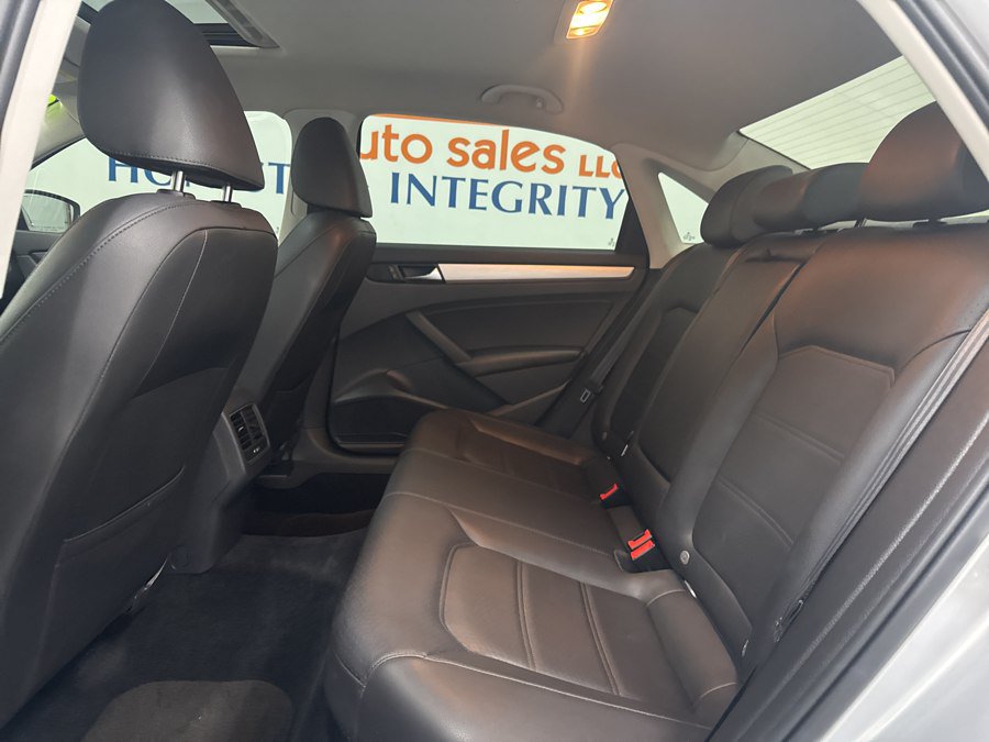 Used 2013 Volkswagen Passat 2.5 SE FWD image 13