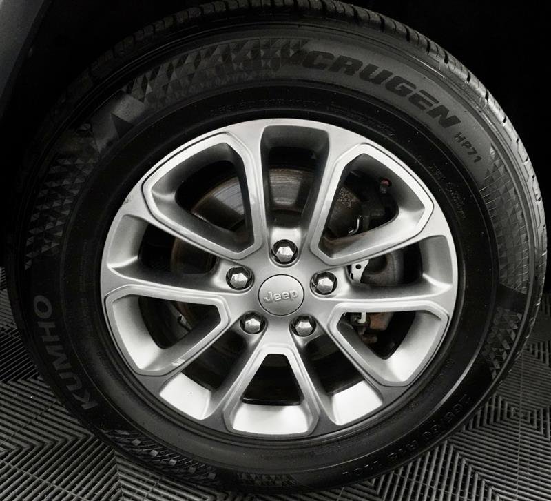 Used 2015 Jeep Grand Cherokee Limited w/ Luxury Group II image 3