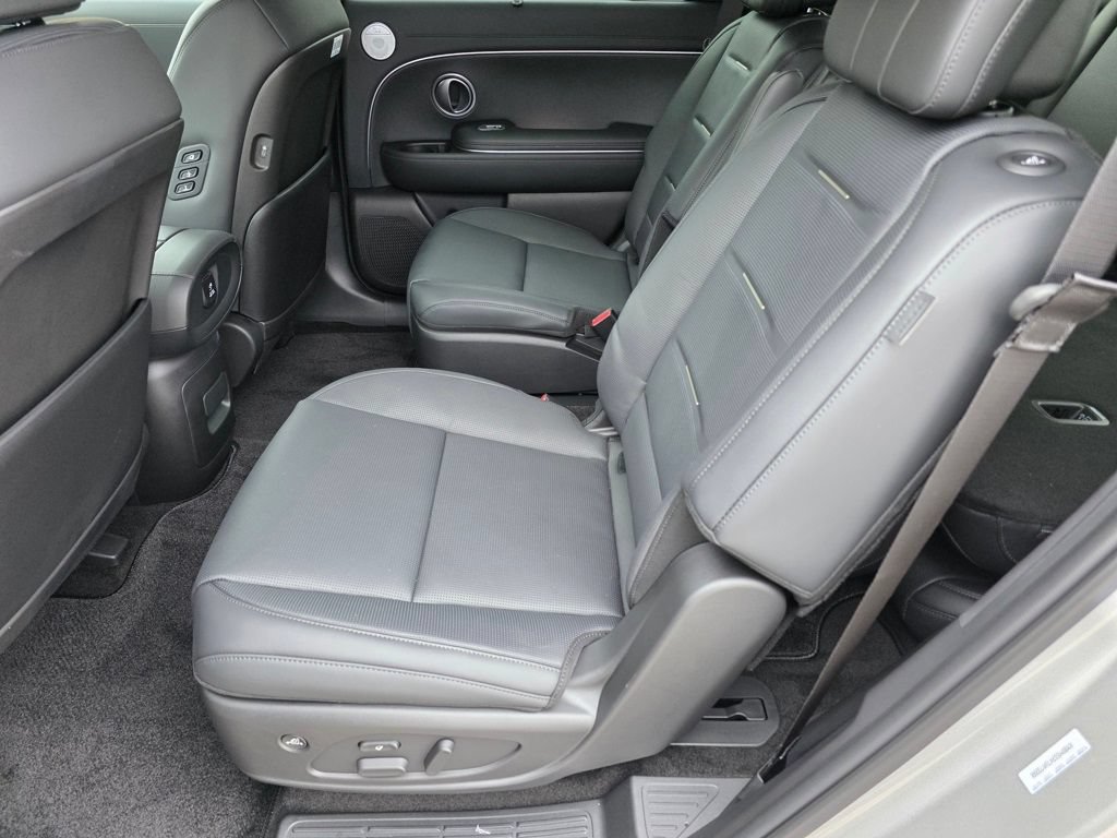 New 2026 Hyundai Palisade Calligraphy FWD image 11