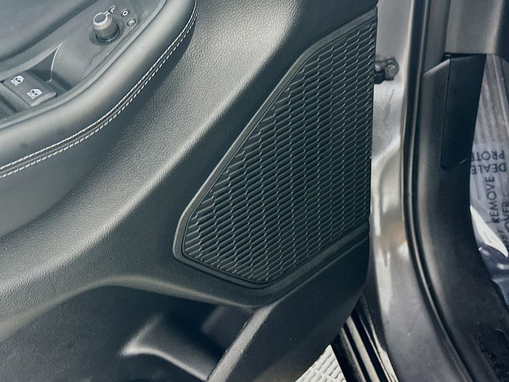 Certified 2025 Jeep Grand Cherokee Limited w/ Luxury Tech Group II image 30