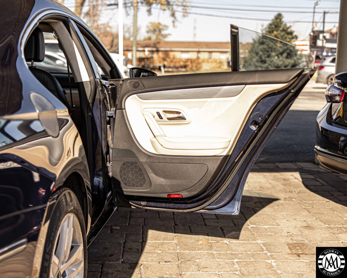 Used 2015 Volkswagen CC R-Line image 36