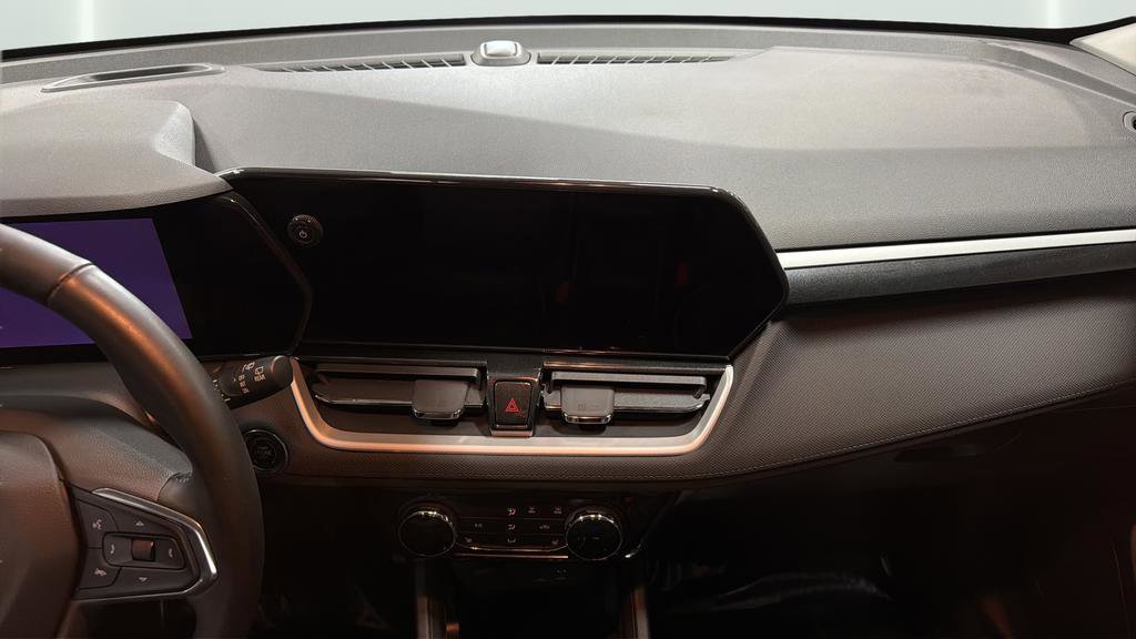 Used 2024 Chevrolet TrailBlazer LT w/ LT Cold Weather Package FWD image 18
