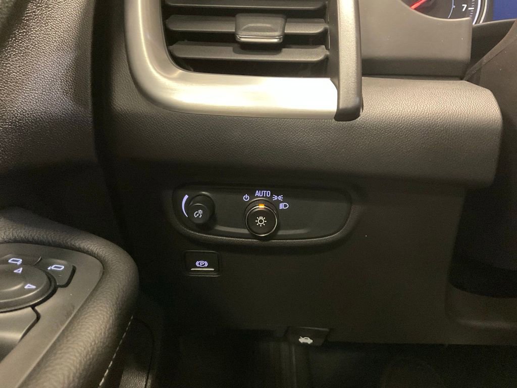 Used 2024 GMC Terrain SLE image 14