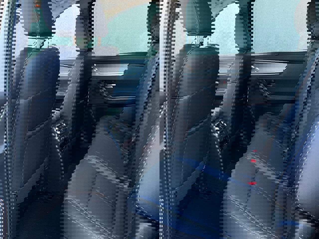 Used 2025 MAZDA CX-70 3.3 Turbo w/ Preferred Package image 11