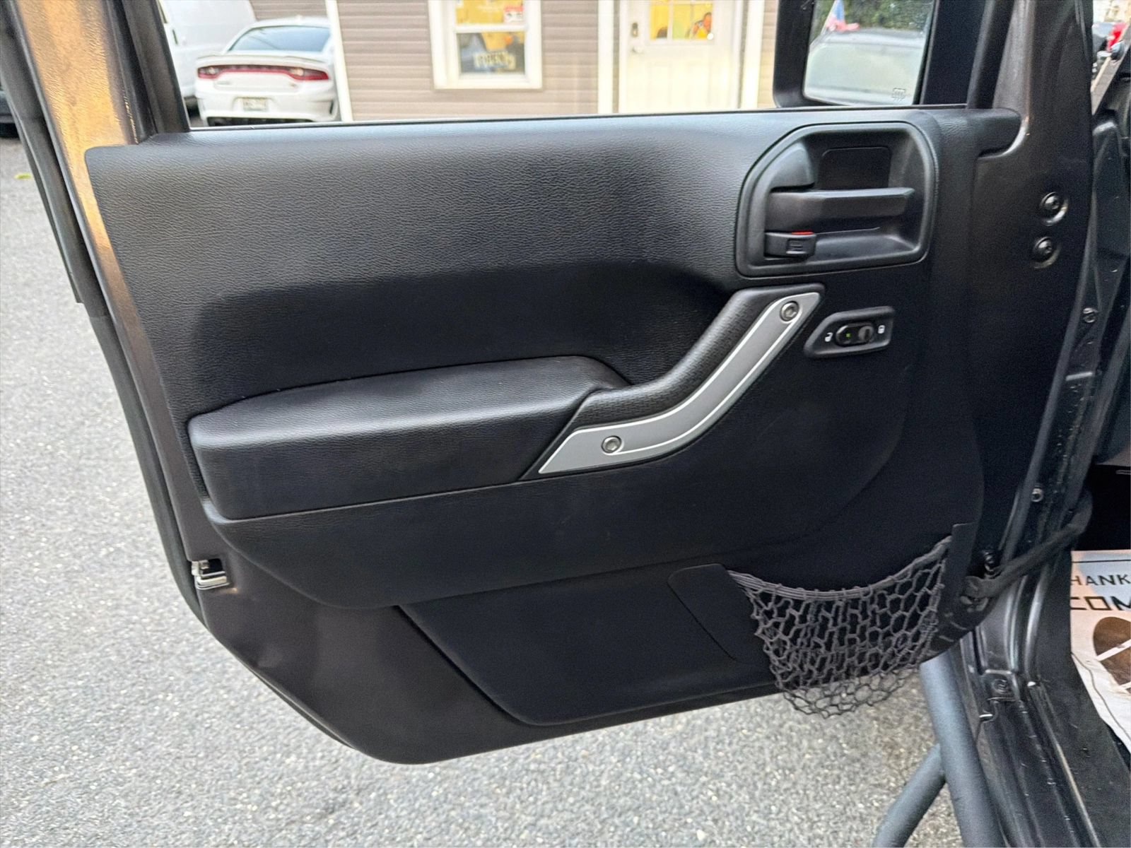Used 2017 Jeep Wrangler Unlimited Sahara AWD/4WD image 21