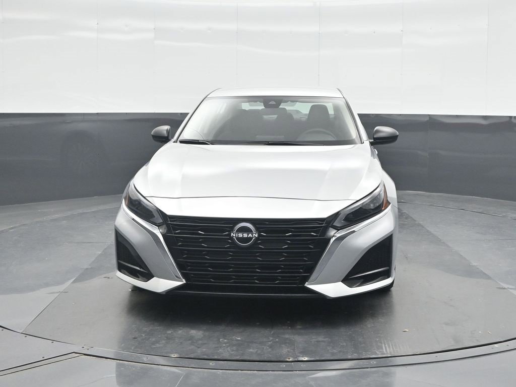 Used 2024 Nissan Altima 2.5 SV image 5