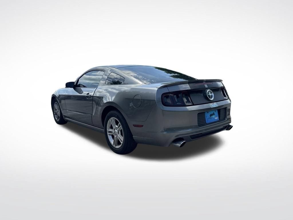 Used 2013 Ford Mustang Coupe RWD image 6