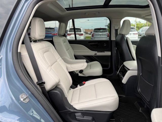 Used 2025 Lincoln Aviator Reserve w/ Jet Appearance Package AWD/4WD image 19