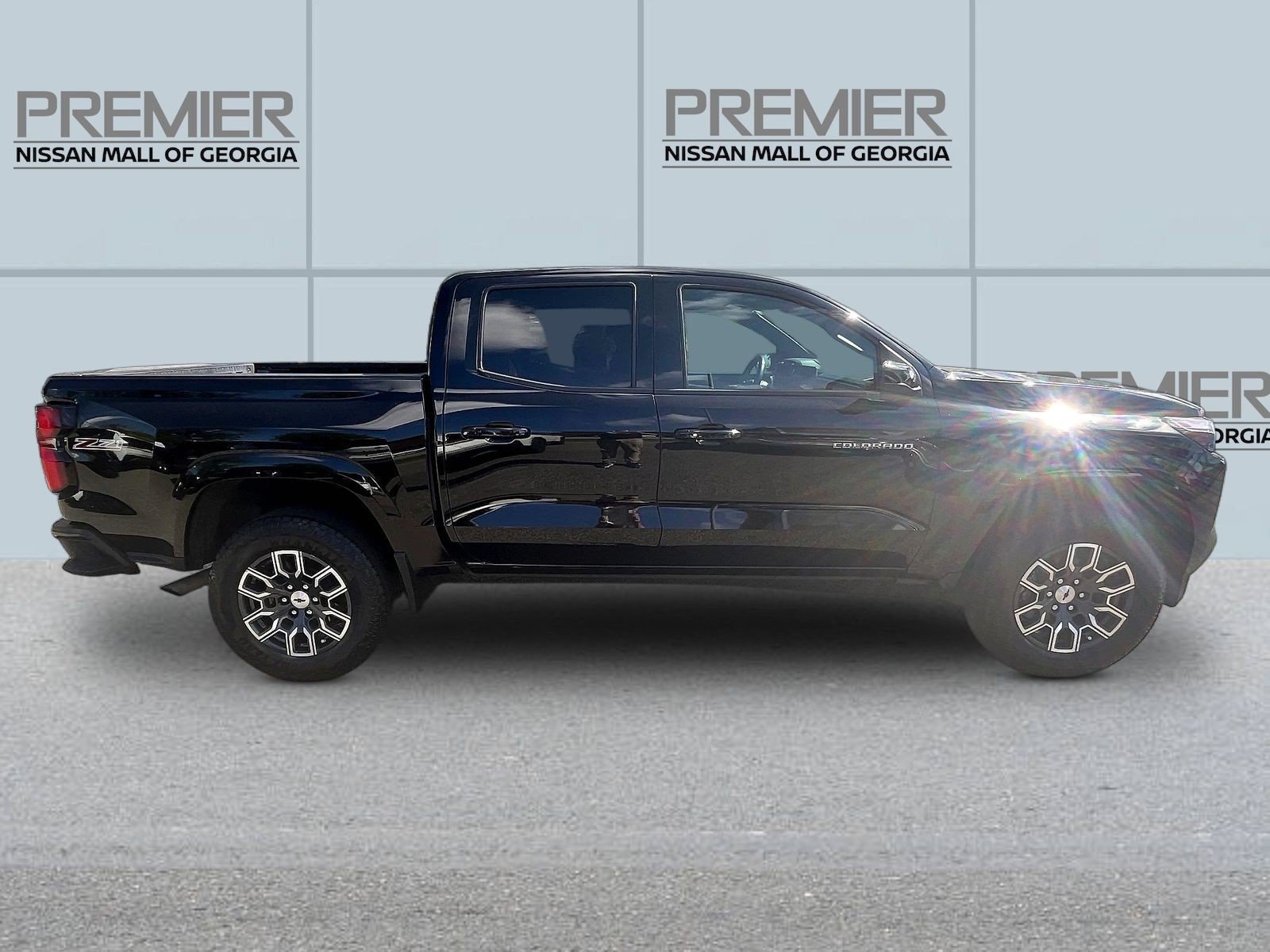 Used 2023 Chevrolet Colorado Z71 w/ Z71 Convenience Package 2 AWD/4WD image 8