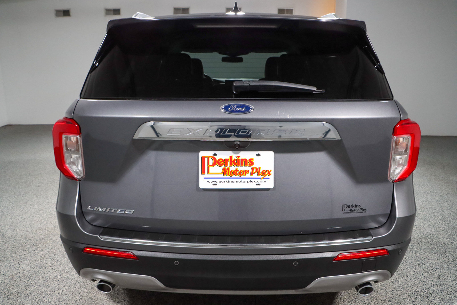 Used 2022 Ford Explorer Limited w/ Equipment Group 301A RWD image 8