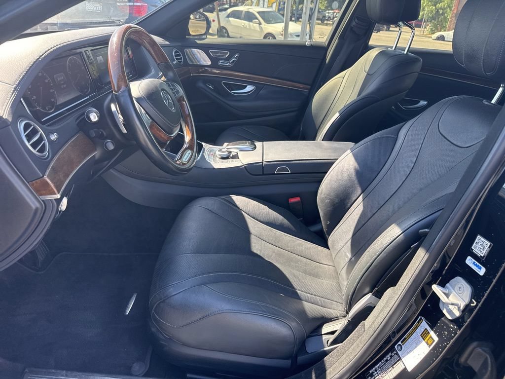 Used 2017 Mercedes-Benz S 550 Sedan image 3