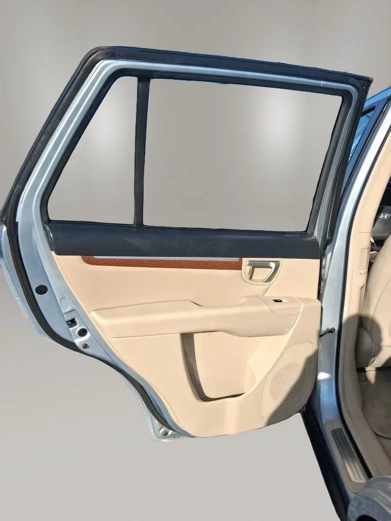 Used 2007 Hyundai Santa Fe Limited FWD image 24