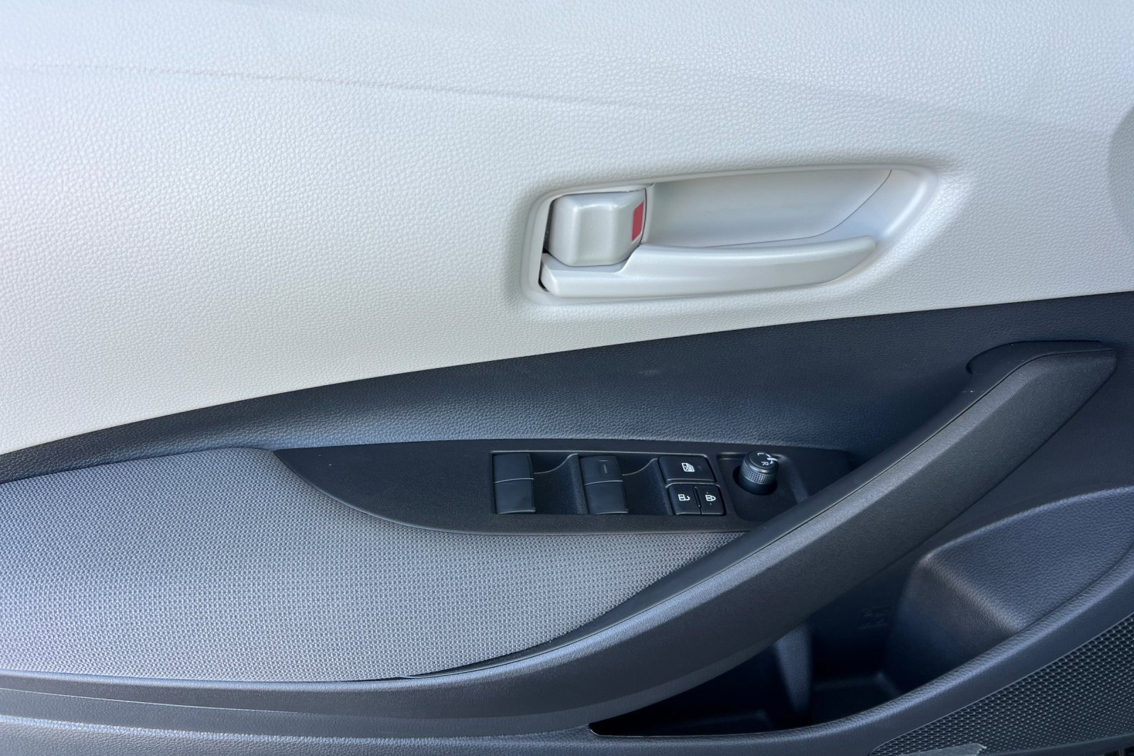 New 2025 Toyota Corolla LE FWD image 10