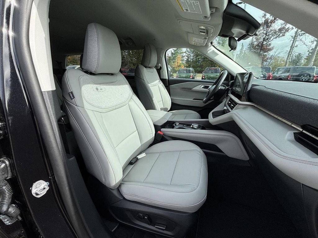 New 2026 Ford Explorer Active w/ Active Comfort Package image 17