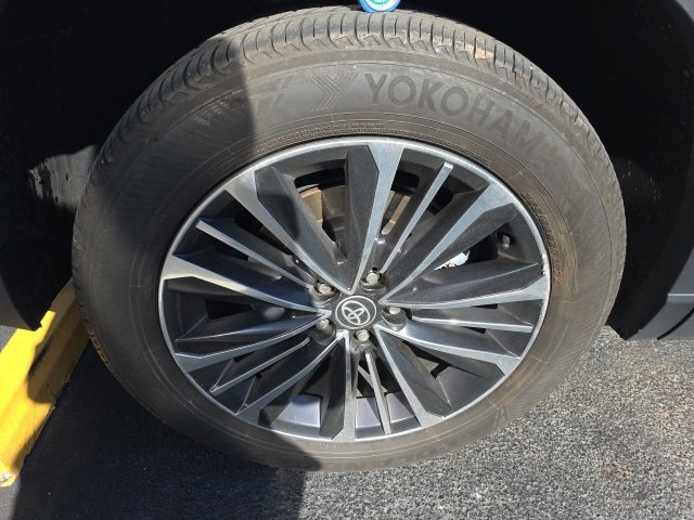 Used 2024 Toyota Grand Highlander AWD Hybrid image 29